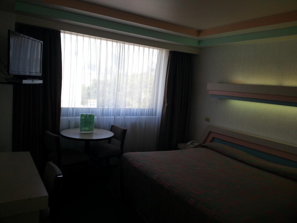 Hotel Puebla Mexico City Phòng bức ảnh